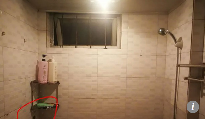 thay chu nha nghi nhin cham cham vao lo hong trong bep khach thue phat hien 1 dieu dang so