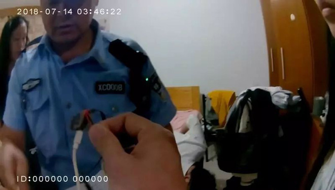 moi thue duoc 2 ngay co gai tre phat hien ra dieu kinh khung ben trong phong tro