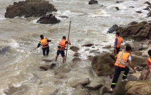 thanh hoa nhom khach tam bien dung dip mua bao 2 nguoi chet va mat tich