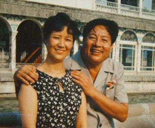 phat to phim tay du ky 1986 co 3 con gai xinh dep tu nhan la phan no boc trong nha