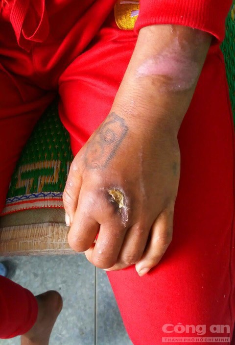 nu chu nha bi to tra tan da man nguoi lam thue noi nhieu da bo thuoc thu vao thuc an cua ba