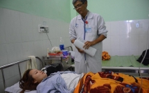 vua dam cuoi xong co giao mam non bi phu huynh danh thung mang nhi lai phai nhap vien do lien tuc ngat xiu