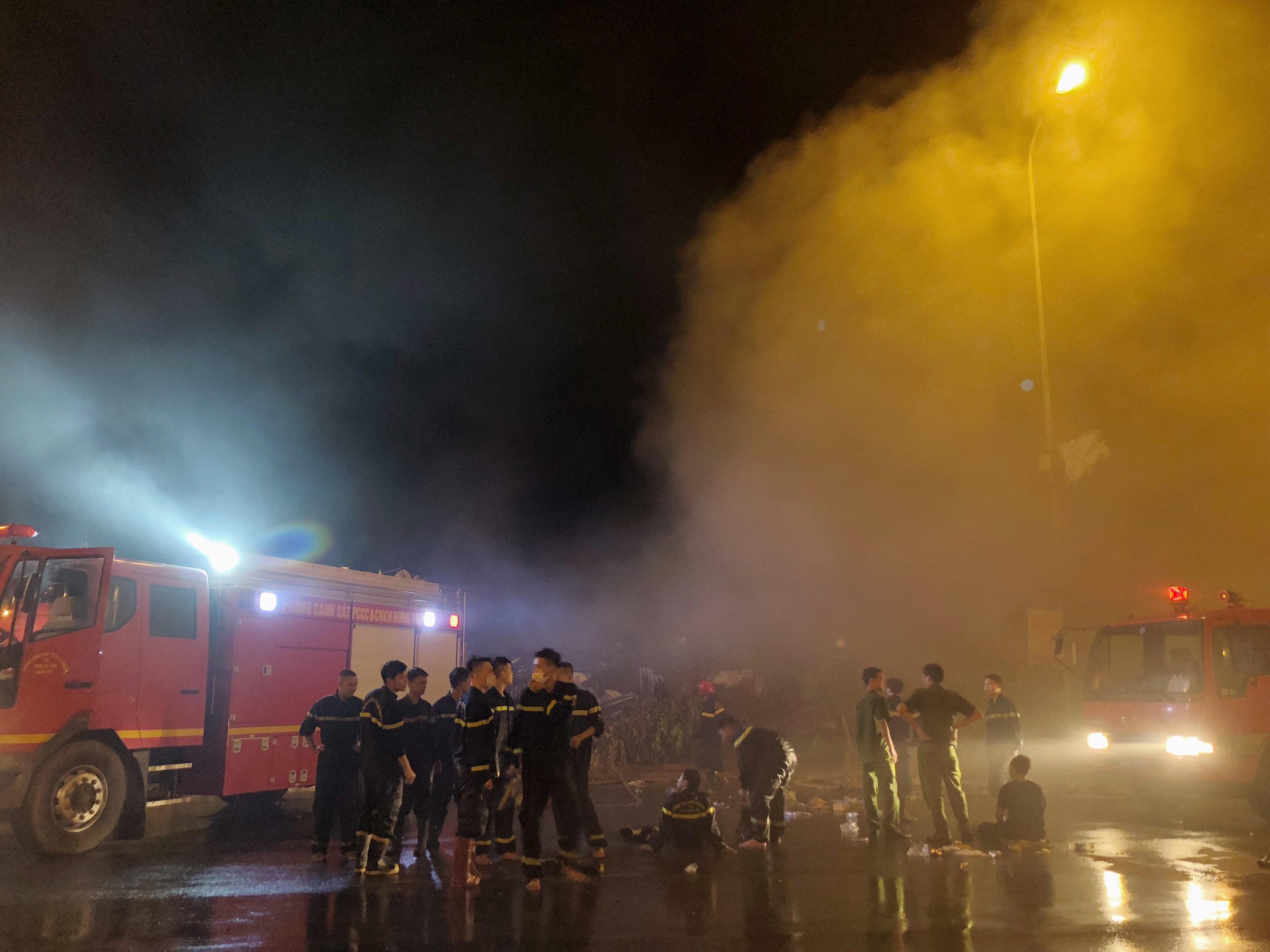 xot xa canh tieu thuong soc den ngat xiu sau vu chay cho gao chung toi khong lam duoc gi ca chi khoc thoi