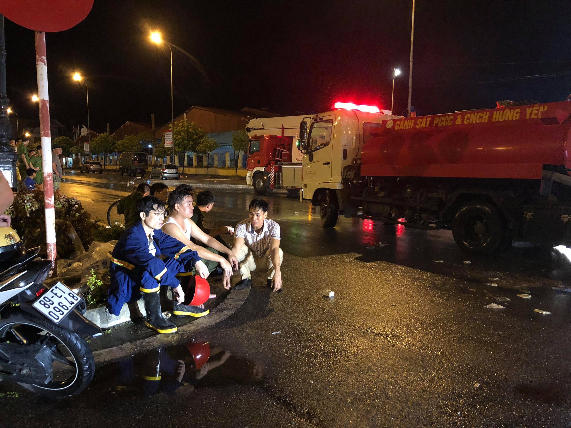 xot xa canh tieu thuong soc den ngat xiu sau vu chay cho gao chung toi khong lam duoc gi ca chi khoc thoi