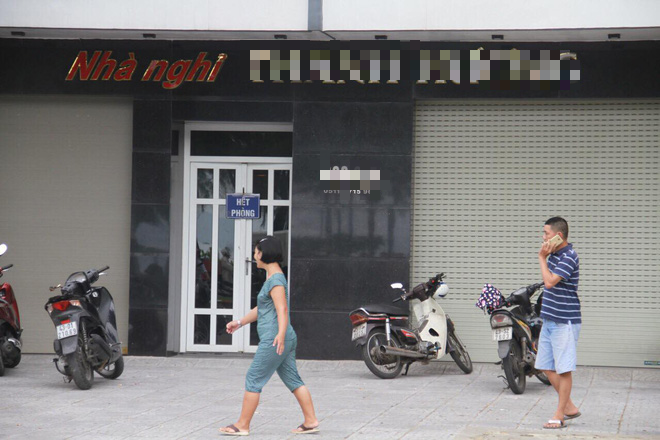 nguoi dan ong tu vong trong nha nghi nong nac mui thuoc tru sau