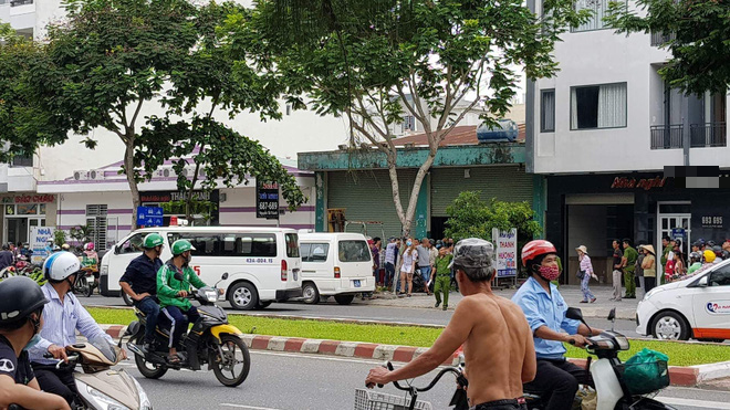 nguoi dan ong tu vong trong nha nghi nong nac mui thuoc tru sau