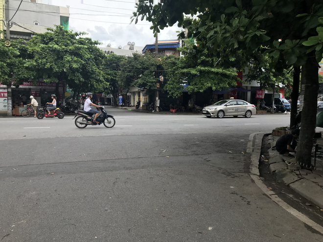 giay phut nam thanh nien bi 2 ke la mat truy sat qua nhieu tuyen pho