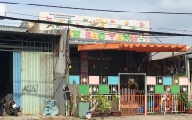 vu be gai 5 tuoi bi co giao mam non tat sung mat nghi nut xuong ham dinh chi co so mam non dua be gai di giam dinh