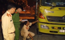 tong cu ba o quang binh nguy kich xe tai bo chay vao tan da nang