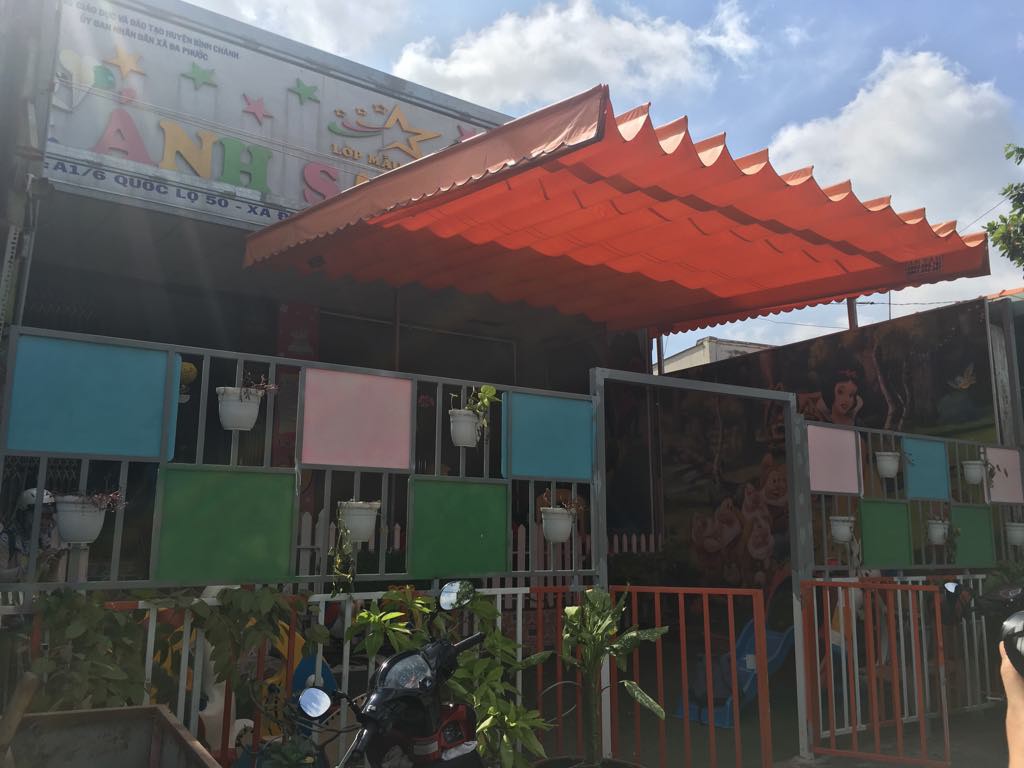 ket qua giam dinh be gai 5 tuoi bi co giao tat be bi lech mot ben ma so hai khong dam di hoc tro lai