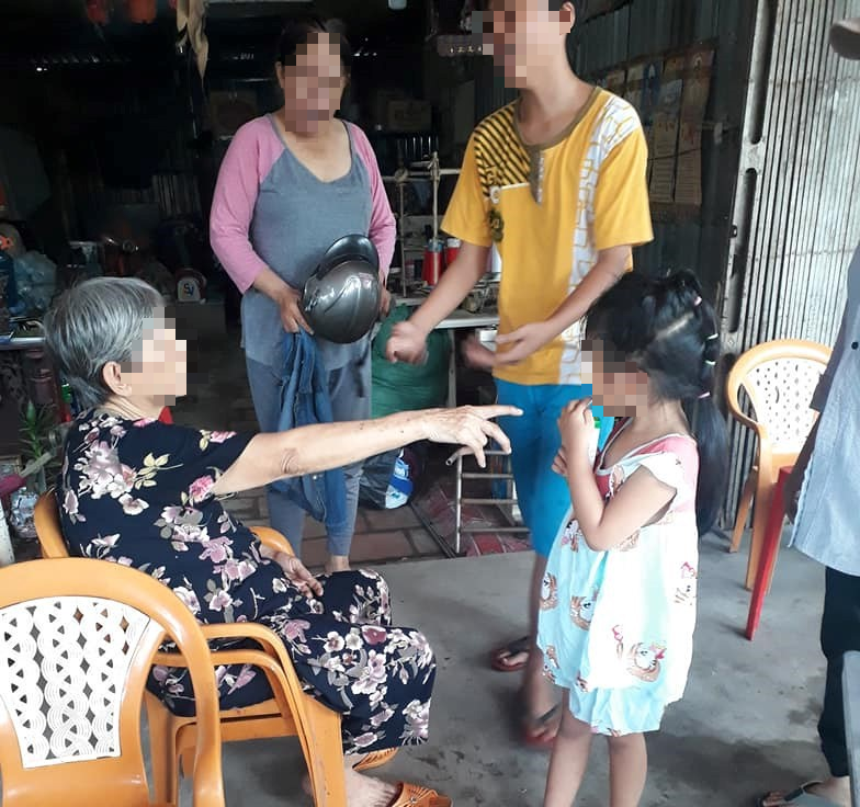 ket qua giam dinh be gai 5 tuoi bi co giao tat be bi lech mot ben ma so hai khong dam di hoc tro lai