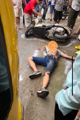 thanh hoa va cham voi xe buyt dong bac 1 nguoi bi thuong nang