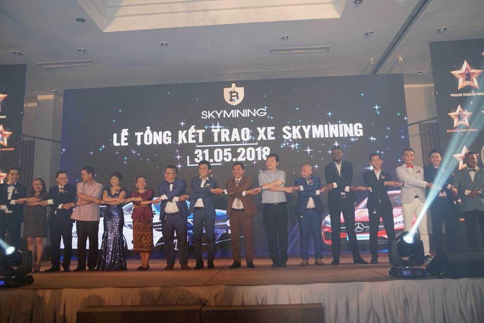 giam doc dau tu dao tien ao bi to lua hon 800 nghin ti tu quay clip 44 giay khang dinh toi khong tron chay ma dang di dieu tri benh