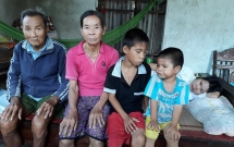 tam nguyen cuoi cua nguoi phu nu phat hien ung thu mau sau ly hon ganh nang 2 con tho cung cha me gia tan tat