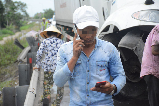 tai xe container that than sau va cham khien 13 nguoi chet toi da co het suc dap phanh nhung chiec xe ruoc dau van lao vao toi