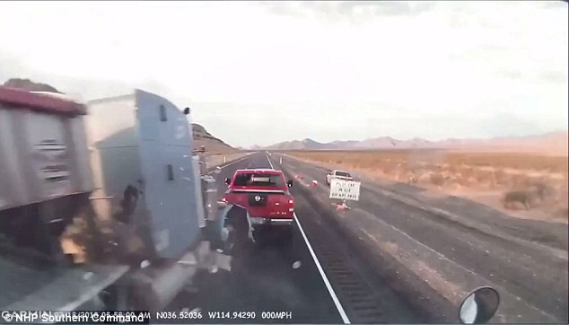 clip pha lao xe toc do cao va cai ket chet nguoi tat ca do tai xe buon ngu