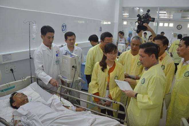 vu tai nan xe ruoc dau khien 17 nguoi thuong vong 2 nan nhan da qua con nguy kich