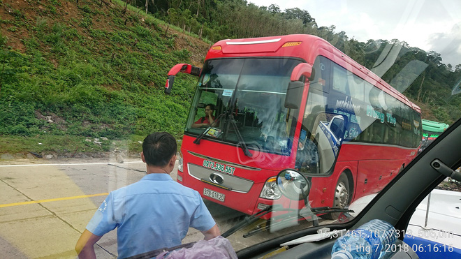 quang nam hai xe khach doi dau kinh hoang giua deo nhieu nguoi la het so hai