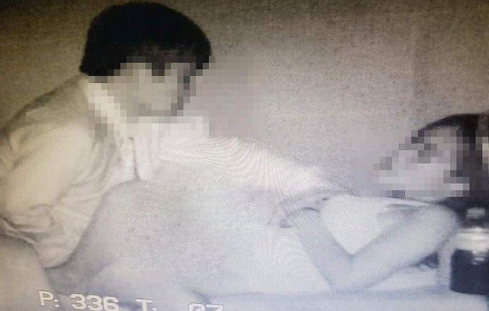 cap doi than mat thai qua trong rap chieu phim cgv bi nhan vien rap chup lai va phat tan len mxh