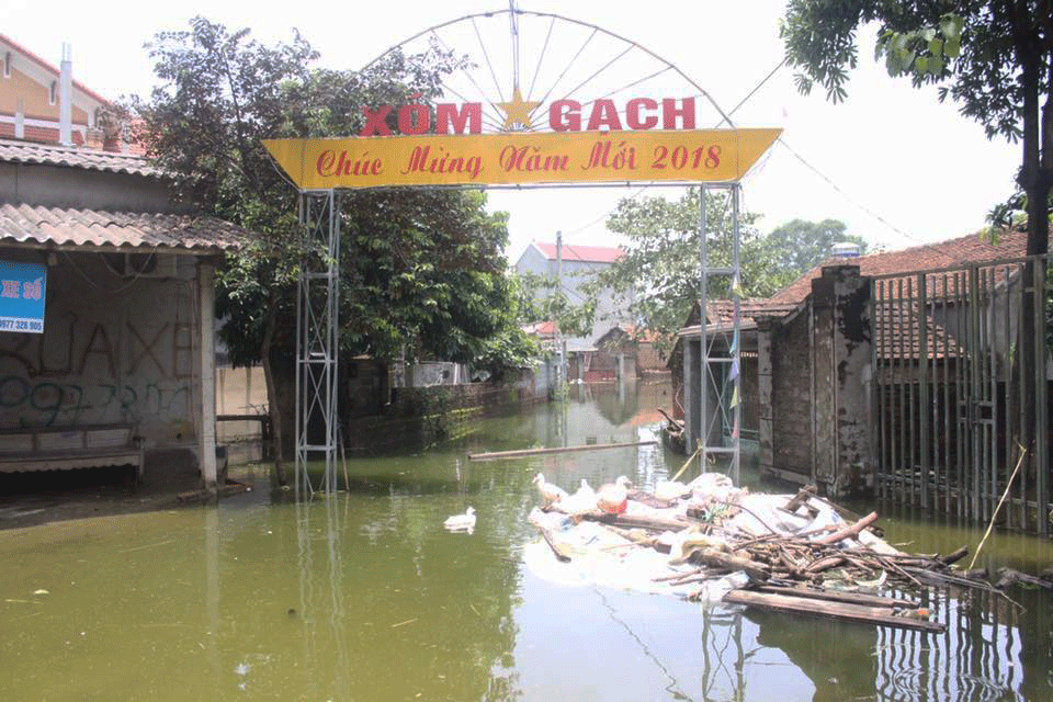 mua lu dien bien phuc tap nguoi dan chuong my khon kho chong choi canh ngap lut