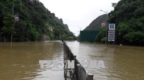 mua lu dien bien phuc tap nguoi dan chuong my khon kho chong choi canh ngap lut