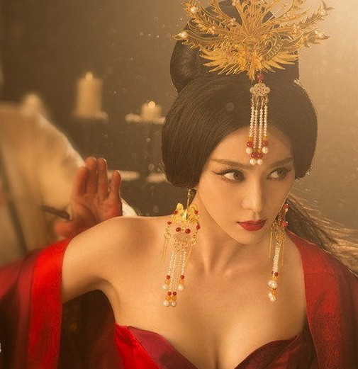 chan dung 2 nang vo tac thien nong bong quyen luc hang dau trung quoc dinh be boi tron thue