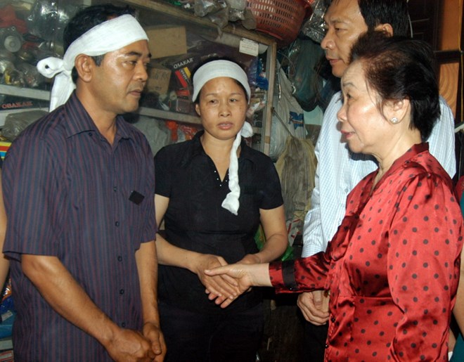 dai gia dinh co 8 nguoi tu vong vi mua lu duoc ho tro tai dinh cu