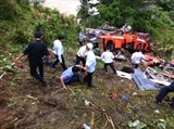 ba ria vung tau lat xe ba gac 15 du khach roi xuong vuc