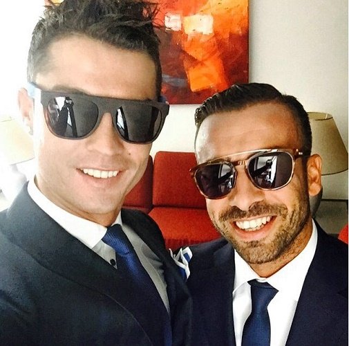 ronaldo sang chanh mua ca hon dao tang chu re mendes