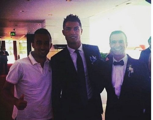 ronaldo sang chanh mua ca hon dao tang chu re mendes