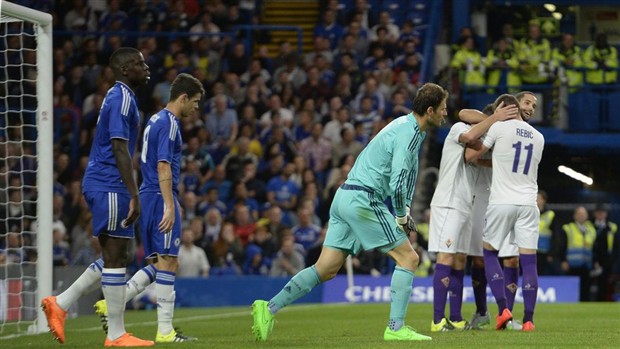 fiorentina tiep tuc gay soc khi danh bai chelsea