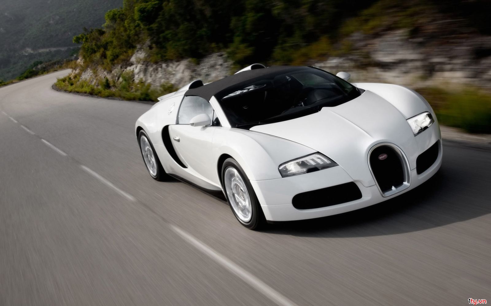 csgt phat hien kieu nu di sieu xe bien so gia