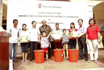 phat hang cuu tro nguoi dan quang ninh bi mua lu