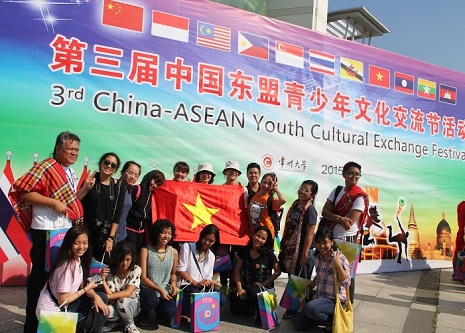 viet nam cu doan 7 nguoi tham du lien hoan trung quoc asean