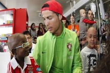 ronaldo la vdv the thao lam tu thien so 1 the gioi