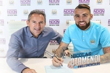 trung ve nicolas otamendi chinh thuc ky hop dong voi man city