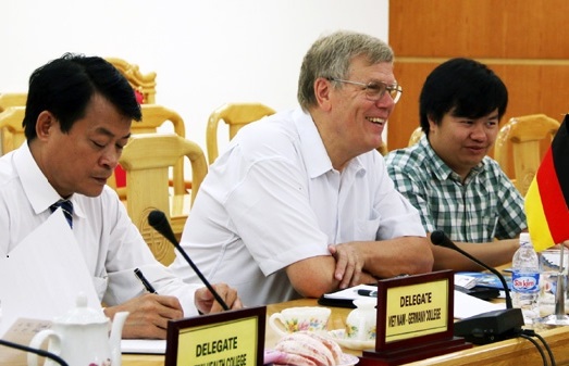 hoc vien bruckner cua duc lam viec tai ha tinh