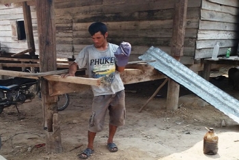 Ám ảnh thách cưới, phạt vạ