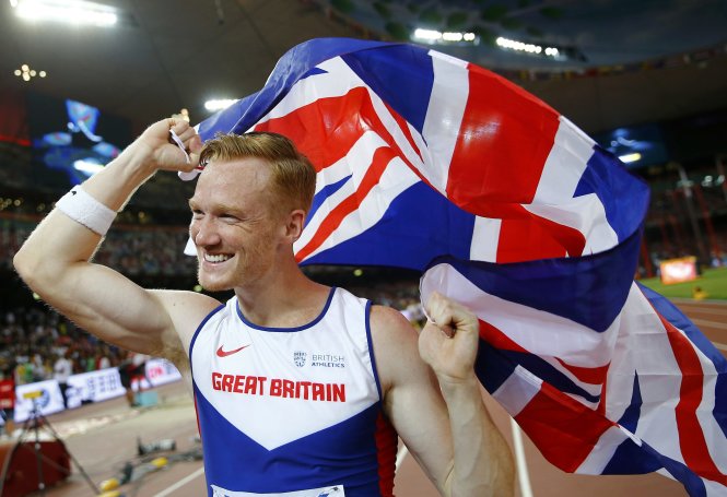 tu cau thu bong da den ky luc dien kinh