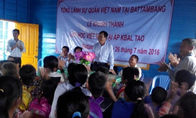 khanh thanh lop hoc moi cho hoc sinh viet o campuchia