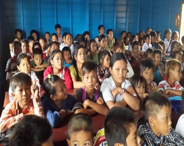 khanh thanh lop hoc moi cho hoc sinh viet o campuchia