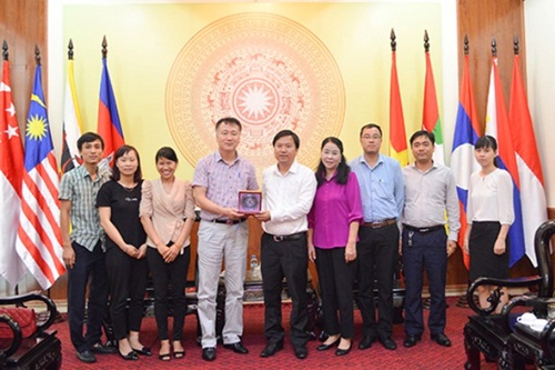 to chuc kfhi han quoc tham va lam viec tai phu tho