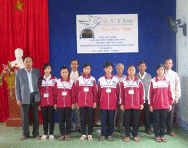 dove fund tang 50 suat hoc bong cho hoc sinh quang ngai