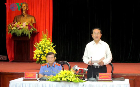 chu tich nuoc yeu cau nganh kiem sat chong tham nhung voi tinh than khong co vung cam