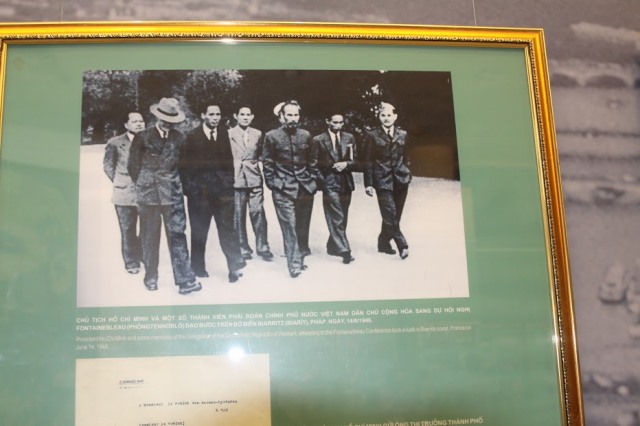 ha noi khai mac trien lam chu tich ho chi minh voi tinh huu nghi viet phap