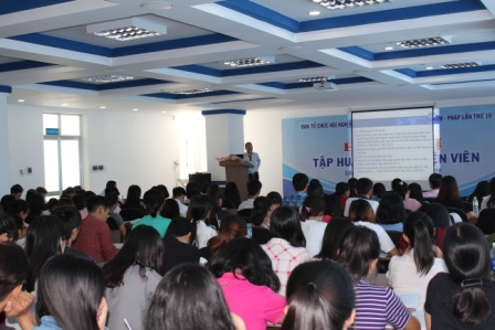 can tho tap huan tinh nguyen vien phuc vu hoi nghi phi tap trung viet phap lan thu 10