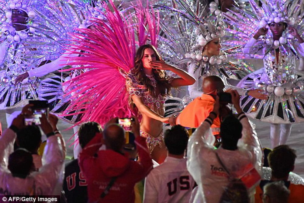 chan dai victorias secret day nong bong trong le be mac olympic rio 2016