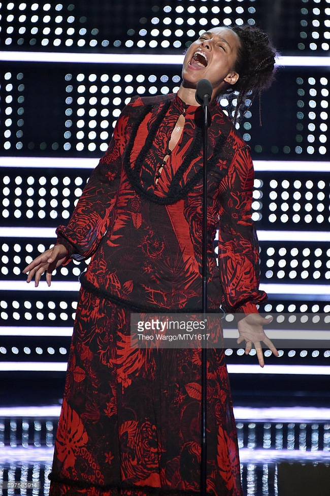 beyonce vuot qua adele danh giai video xuat sac nhat nam