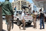 yemen can cu quan su bi danh bom it nhat 40 nguoi chet