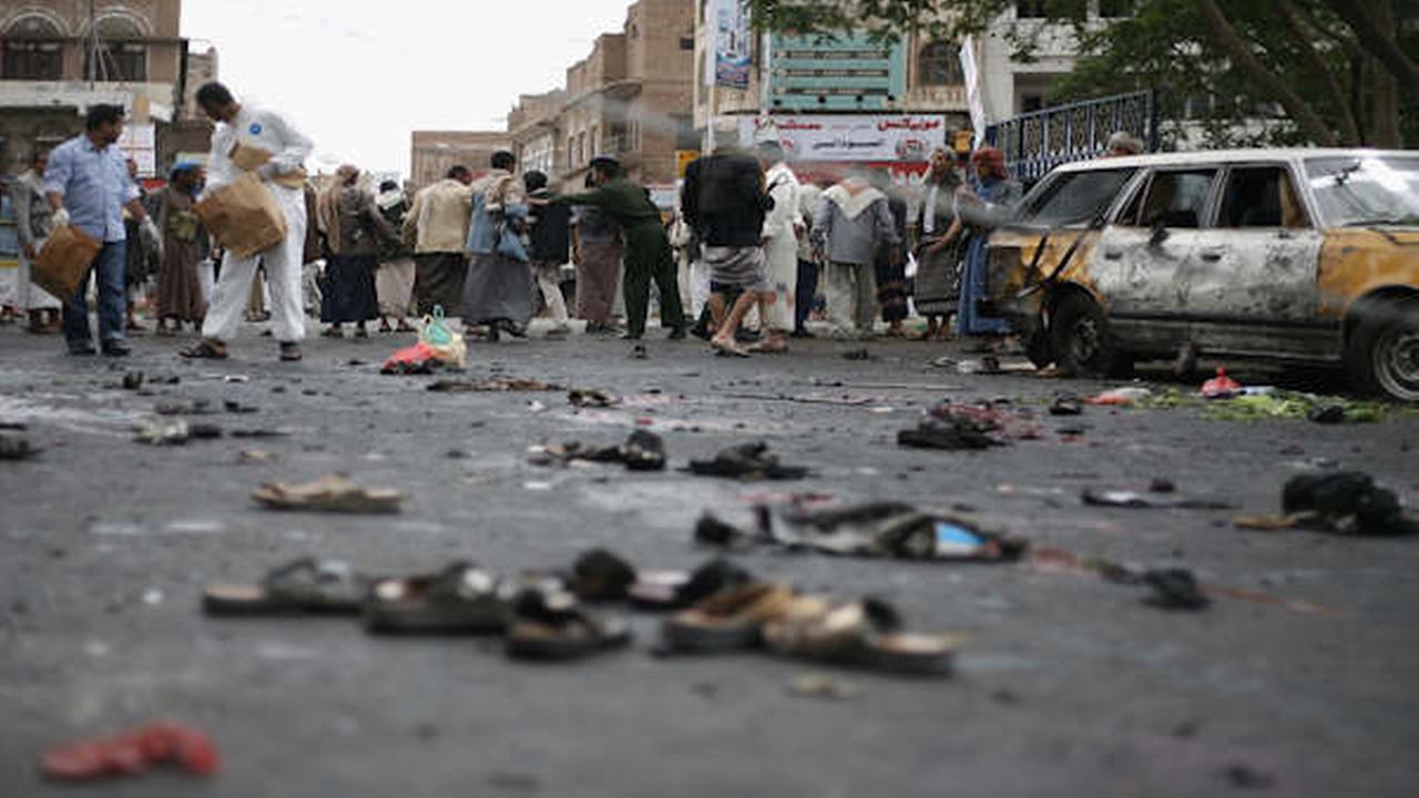 yemen can cu quan su bi danh bom it nhat 40 nguoi chet